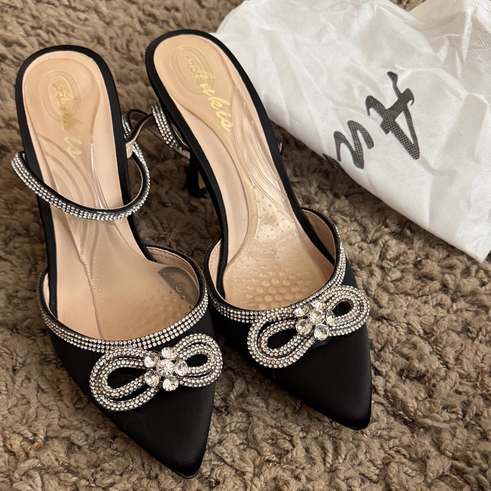 Ankle Strap Elegant Black Satin Bow Rhinestone Embellished 3” Heels Sz 7